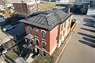 129 N 2nd St, Rockford, IL 61107 - Photo 2