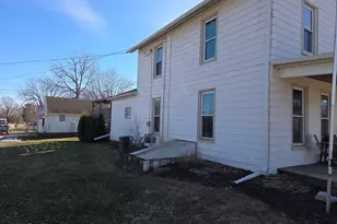 401 S Linn St, Shannon, IL 61078 - Photo 2