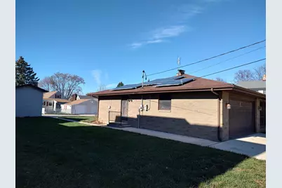 1221 Warren Avenue, Belvidere, IL 61008 - Photo 4