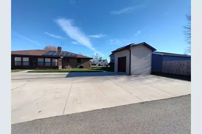 1221 Warren Avenue, Belvidere, IL 61008 - Photo 12