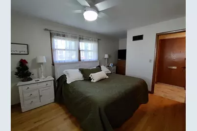 1221 Warren Avenue, Belvidere, IL 61008 - Photo 28