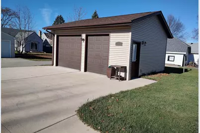 1221 Warren Avenue, Belvidere, IL 61008 - Photo 8