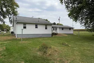 3018 W Beaver Rd, Freeport, IL 61032 - Photo 26