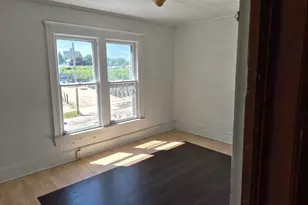355 N Foley Ave, Freeport, IL 61032 - Photo 10