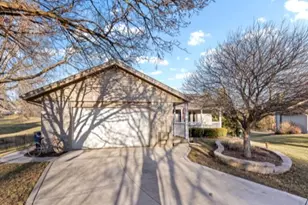 9711 Ramblin Ridge Rd, Belvidere, IL 61008 - Photo 2