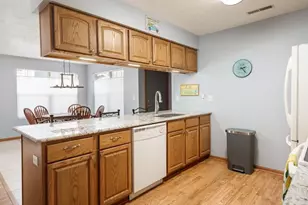 5683 Oak Village Dr, Roscoe, IL 61073 - Photo 14