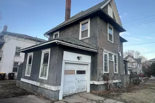 1256 S Oak St, Freeport, IL 61032 - Photo 1