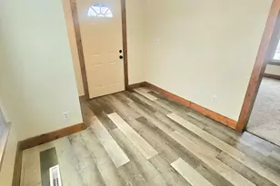 110 S 8th St, South Beloit, IL 61080 - Photo 6