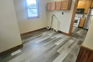 110 S 8th St, South Beloit, IL 61080 - Photo 10