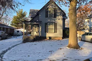 1618 Evergreen St, Rockford, IL 61103 - Photo 2