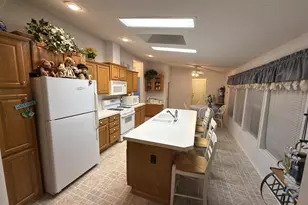 101 Club Cir, Belvidere, IL 61008 - Photo 4