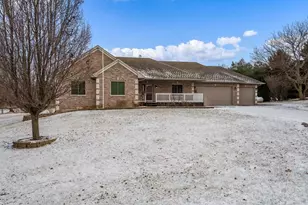 3271 N Silver Ridge Dr, Oregon, IL 61061 - Photo 2