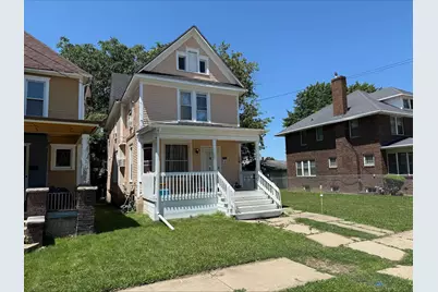 704 S Carroll Avenue, Freeport, IL 61032 - Photo 1