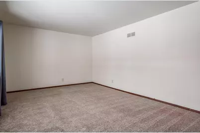 346 Whittemore Drive, South Beloit, IL 61080 - Photo 4