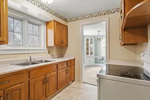 2433 Oxford St, Rockford, IL 61103 - Photo 14