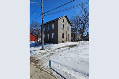 535 E Madison Street, Freeport, IL 61032 - Photo 2