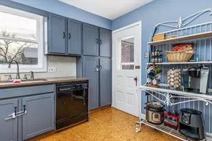 469 Dewey Ave, Galena, IL 61036 - Photo 16