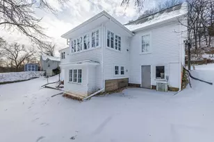 469 Dewey Ave, Galena, IL 61036 - Photo 4