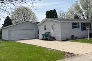 5421 Ebonywood Ln, Roscoe, IL 61073 - Photo 2