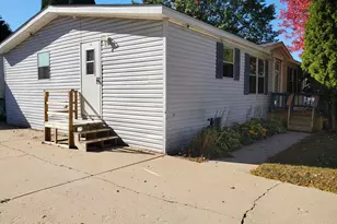 5421 Ebonywood Ln, Roscoe, IL 61073 - Photo 1