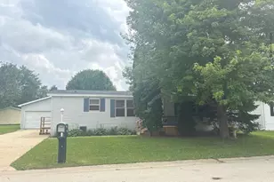 5421 Ebonywood Ln, Roscoe, IL 61073 - Photo 2