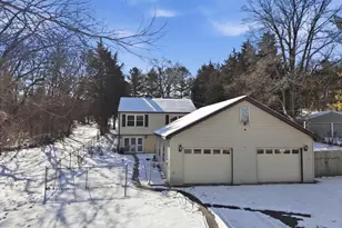 6961 Hiatt Dr, Rockford, IL 61114 - Photo 2