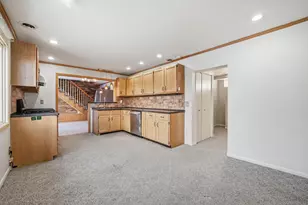 6961 Hiatt Dr, Rockford, IL 61114 - Photo 6