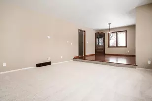 6747 Lynnhurst Ln, Roscoe, IL 61073 - Photo 12