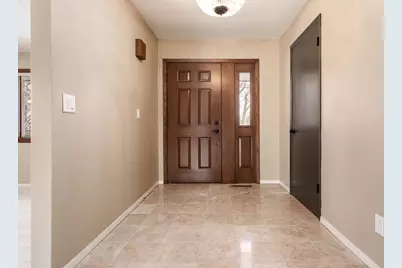 6747 Lynnhurst Lane, Roscoe, IL 61073 - Photo 8