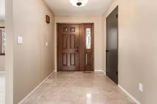 6747 Lynnhurst Ln, Roscoe, IL 61073 - Photo 8