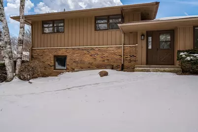 6747 Lynnhurst Lane, Roscoe, IL 61073 - Photo 2