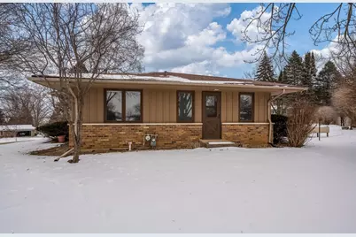 6747 Lynnhurst Lane, Roscoe, IL 61073 - Photo 4