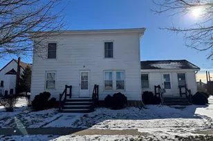 328 E Carroll St, Lanark, IL 61046 - Photo 2