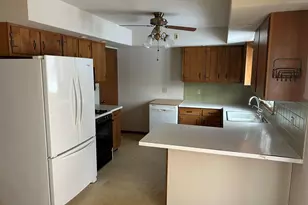 2129 Sunset Dr, Freeport, IL 61032 - Photo 6