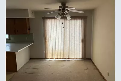 2129 Sunset Drive, Freeport, IL 61032 - Photo 4