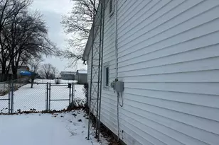 2129 Sunset Dr, Freeport, IL 61032 - Photo 16