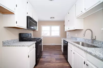 1424 Comanche, Rockford, IL 61107 - Photo 4