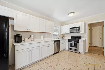 708 Coolidge Place, Rockford, IL 61107 - Photo 8