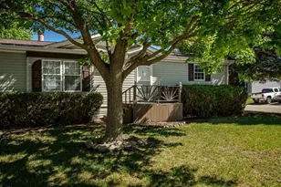 5488 Mahogany Ln, Roscoe, IL 61073 - Photo 2