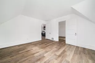 906 S 5th St, Rockford, IL 61104 - Photo 6