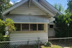 810 Camlin Ave, Rockford, IL 61103 - Photo 1