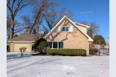 2032 W Laurel Street, Freeport, IL 61032 - Photo 1