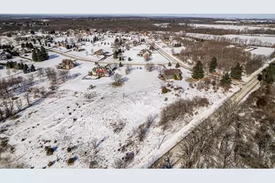 8915 Overlook Drive, Roscoe, IL 61073 - Photo 6