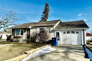 716 Viaduct Rd, Savanna, IL 61074 - Photo 1