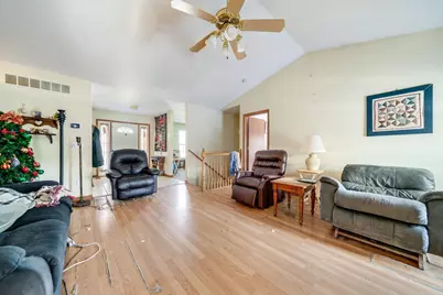 3724 Renfro Road, Cherry Valley, IL 61016 - Photo 6