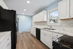 3016 7th St, Rockford, IL 61109 - Photo 4