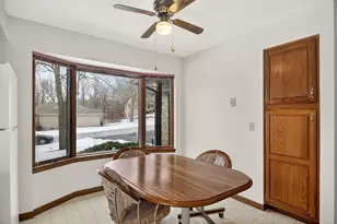 304 Trading Post Ct, Rockton, IL 61072 - Photo 6