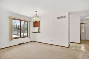 304 Trading Post Ct, Rockton, IL 61072 - Photo 10
