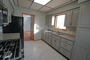 515 N Hudson, Stockton, IL 61085 - Photo 6