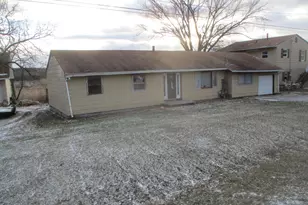 1862 N 2753rd Rd, Ottawa, IL 61350 - Photo 2